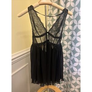 Victoria's Secret  Black Halter Style lace pleated Babydoll Nightie cami Size M